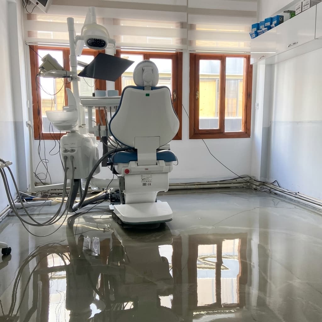 Özel Diş Kliniği Antibakteriyel Homojen PVC Kaplama - Fethiye Anahtar Teslim Zemin Kaplama Projesi